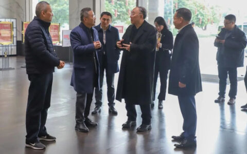 中国国家创新与发展战略研究会学术委员会常务副主席黄奇帆到马可波罗控股参观调研