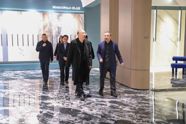 中国国家创新与发展战略研究会学术委员会常务副主席黄奇帆到马可波罗控股参观调研