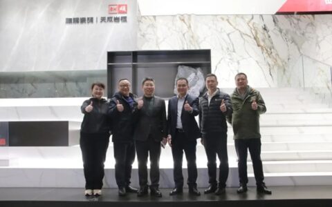 新疆映山红装饰公司领导一行莅临顺辉参观考察