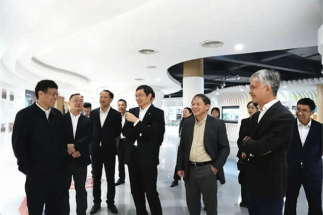 周育先到北新嘉宝莉调研