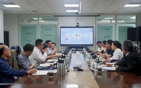 金隅集团副总经理刘文彦到金隅天坛家具调研指导工作