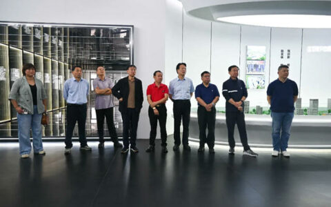 中涂协绿色工业涂料涂装分会理事长张蛟一行莅临晨光参观指导！