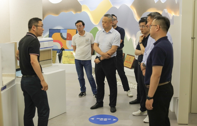 上海建科集团领导莅临圣象集团参观指导