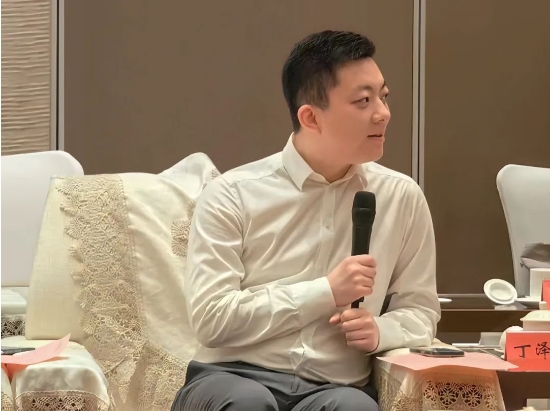 亚厦股份董事长丁泽成赴海南战略考察，受海南省委书记、省长会见——深耕海南国际自贸港，成为催化城市经济发展的合作伙伴