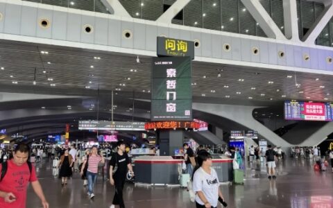 强力加持！索哲门窗广州南站高铁广告硬核上线