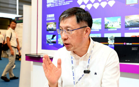 放“骆驼”出山，紫荆花涂料致力打赢行业整合战 ——专访紫荆花新材料集团联席总裁冯秉光