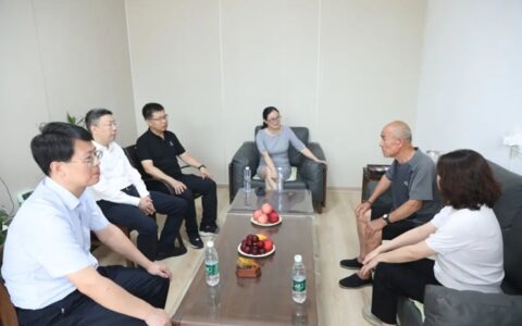 北新建材携手金隅天坛家具公司、国标建科调研回访涿州灾后重建农户，以责任担当助力建设美丽新农村