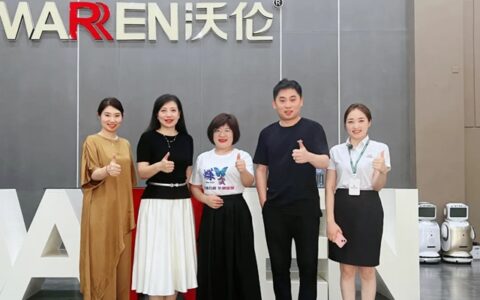 “东方神店”北四居然到访沃伦生产基地，红梅姐抖音直播放福利！