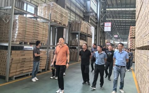 诸暨市装修业协会&装修业名匠会莅临世友地板总部参观交流
