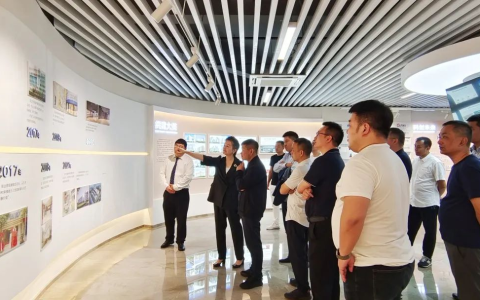 北新建材副总经理、龙牌集团总经理邱洪先生一行莅临瑞丰集团考察指导