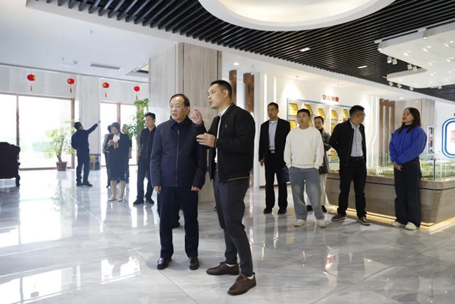 江西省工信厅副厅长辛清华到广源考察调研