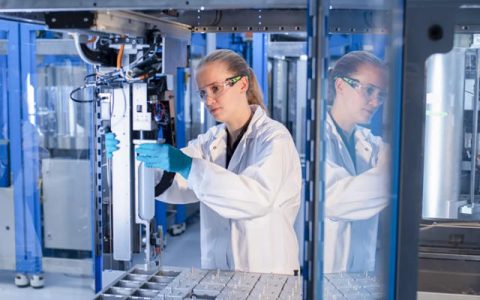 科思创将开设自动化实验室以开发涂料和粘合剂配方