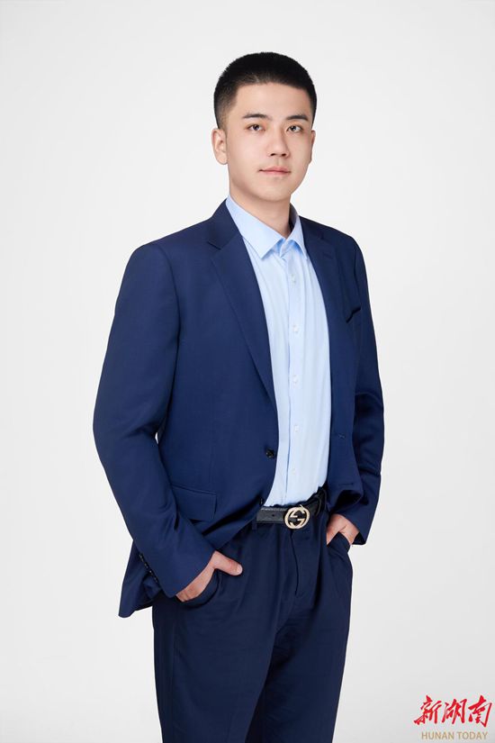 90后海归“少帅”接棒上市涂企！创始人父亲这样铺路