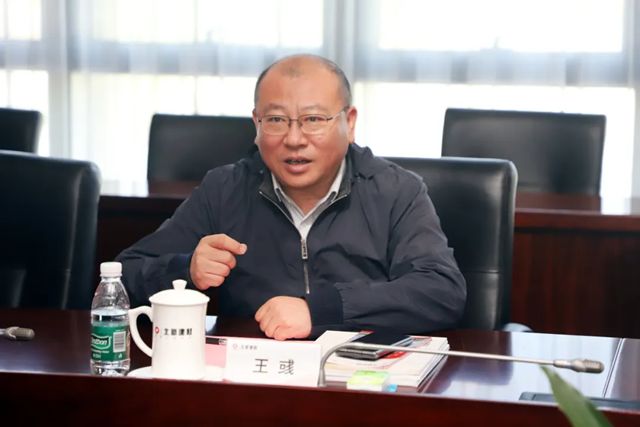昌发展集团党委书记、董事长王彧一行到北新建材参观交流