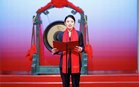 太努力了，80后美女董事长身兼三职，上帝也要双手点赞