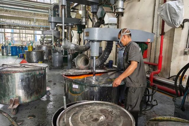三峡油漆：齐心协力促提升 攻坚克难创佳绩——工业漆车间四月产量突破1100吨