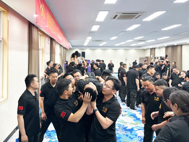 漆彩誓匠心 同心绘山河 | 2025洁士美销售精英拓展训练圆满收官！