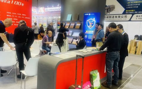 汇龙涂料亮相上海建博会，用抗病毒水性漆重新定义家居安全！