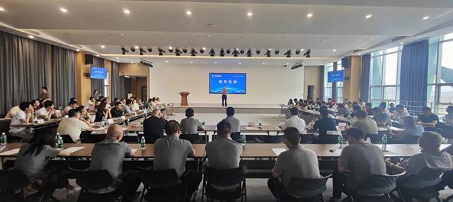 北新防水西南公司召开修缮业务客户洽谈暨集中签约座谈会