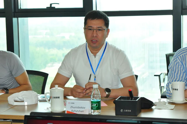 哈萨克斯坦国家工业和建设部、建筑开发商协会到访北新建材