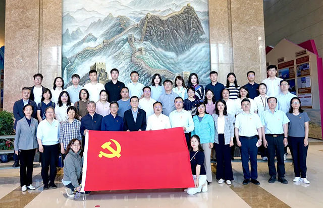 全国人大环资委机关党支部、全国人大常委会办公厅秘书局监督处党支部、中国循环经济协会党支部赴北新建材开展联学联建活动