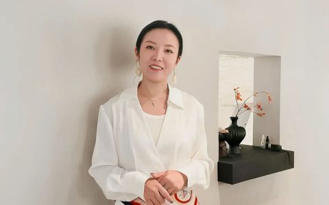 富家女蝶变涂料女王：美女胡蝶扇动行业飓风——访雷克瑟思重庆地区运营服务商胡蝶