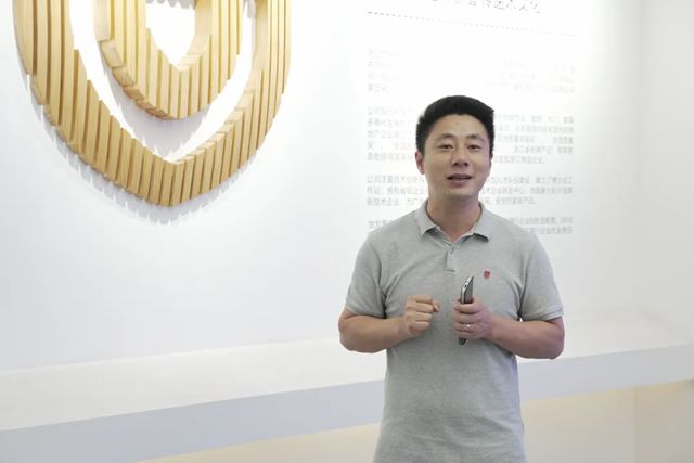 岭艺装饰团队莅临世友地板总部参观考察