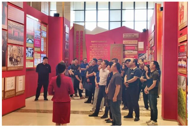昌房公司党委携子公司党组织党员干部走进北新建材开展党建联建活动