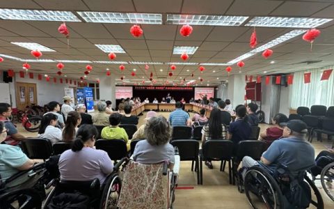卓宝积极参与公益活动为特殊群体送温暖