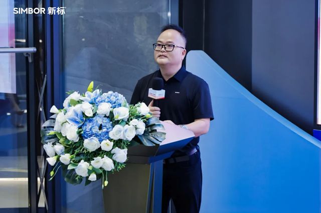 新标门窗大玻璃全景幕墙窗品牌升级发布会，匠筑安全新视界