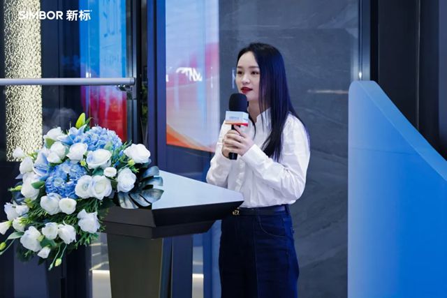 新标门窗大玻璃全景幕墙窗品牌升级发布会，匠筑安全新视界