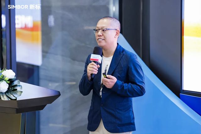新标门窗大玻璃全景幕墙窗品牌升级发布会，匠筑安全新视界