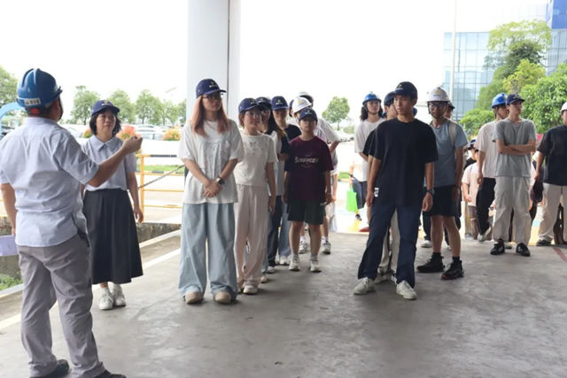 珠海科技学院师生赴展辰新材珠海工厂参观交流