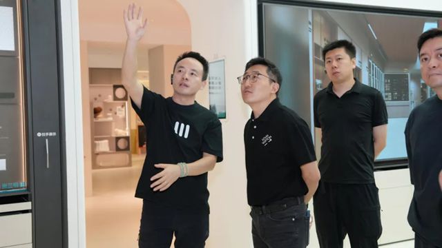 天猫总裁一行莅临索菲亚总部参观交流，共议定制家居增长新路径