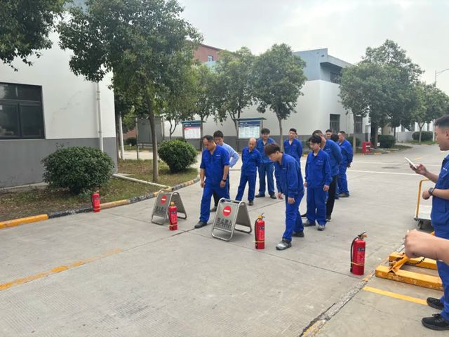双瑞涂料产业洛阳基地生产一线开展消防比武演练活动