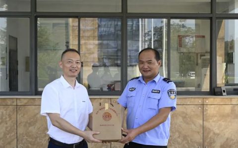 人本凯伦丨防暑消夏 跨越高温——凯伦工会倾情慰问生产一线员工