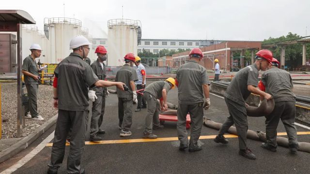 三峡油漆开展危险品库泄漏事故应急救援演练 提升应急处置能力