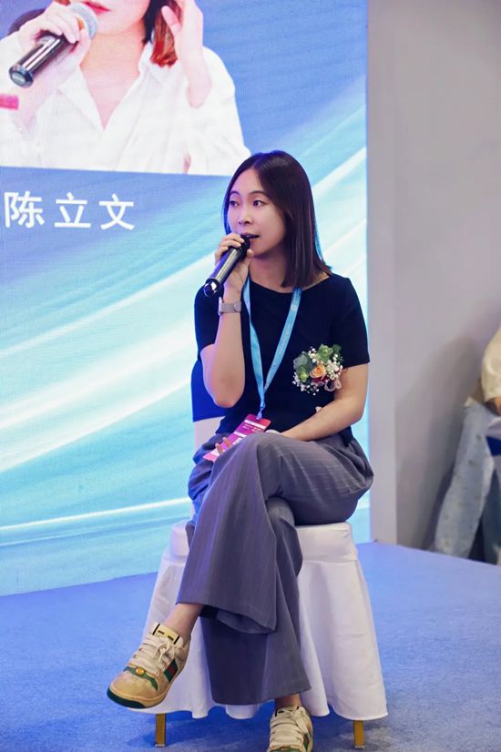 数码彩“黄”闪耀广州建博会，“交付标准”、“DIGITAL AI”燃爆！