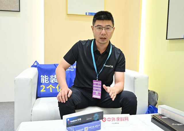 法拉利工厂同款艺术漆空降建博会！兰铂展位引设计师疯狂打卡