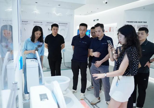 日丰卫浴X广州智工匠集团，一场产品创新与整装生态协同的战略对话