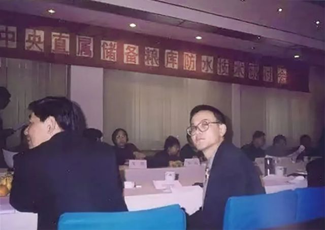 大隐于水 | 我与东方雨虹的故事——写在东方雨虹三十周年庆典前