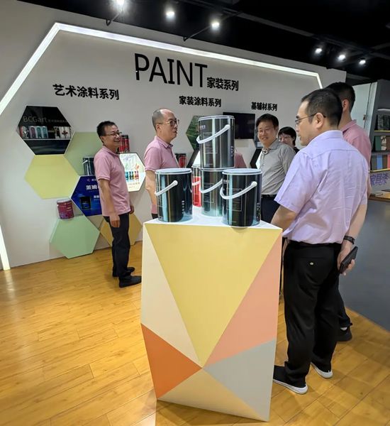 政企联动谋发展 共话涂界新未来｜上海市文创办及金山区领导莅临紫荆花新材料集团调研指导