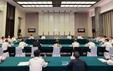 传化集团董事长徐冠巨参与浙港企业家座谈会，共商合作新篇章