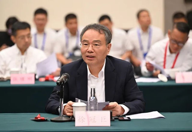 传化集团董事长徐冠巨参与浙港企业家座谈会，共商合作新篇章
