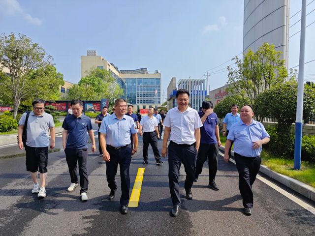 中国建筑防水协会青年企业家分会领导一行莅临九阳参观交流