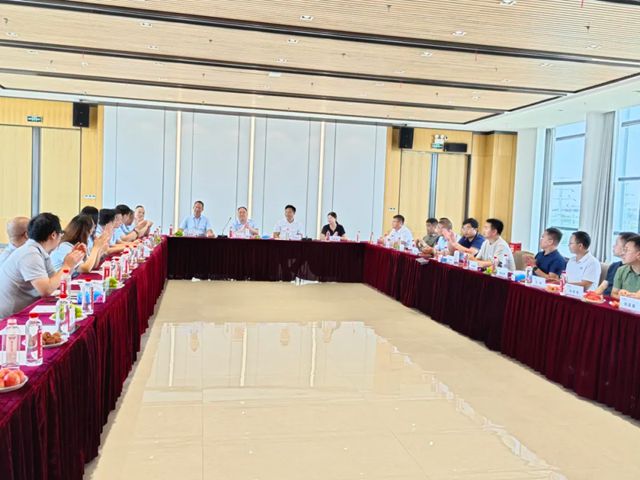 中国建筑防水协会青年企业家分会领导一行莅临九阳参观交流