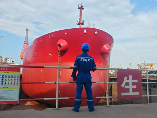 双瑞 | 战高温保进度：国际油轮接力施工背后的产业工人担当