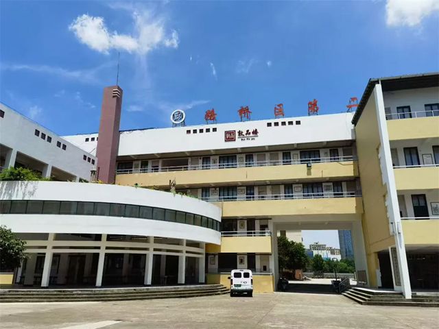 嘉丽士商装水漆助力路桥二中焕新，守护校园美好