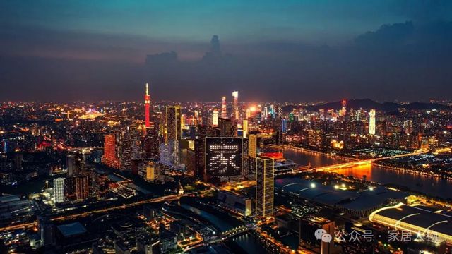 《从“智造”到“创造”，家居企业的“逆风飞飏”》的对话中，家居人可以看出什么？