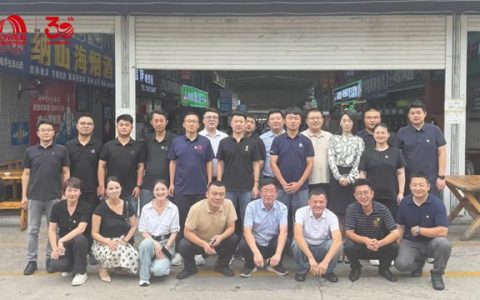 乘势谋新篇，聚力赢未来丨东方雨虹董事长李卫国与青岛合伙人共启发展新程